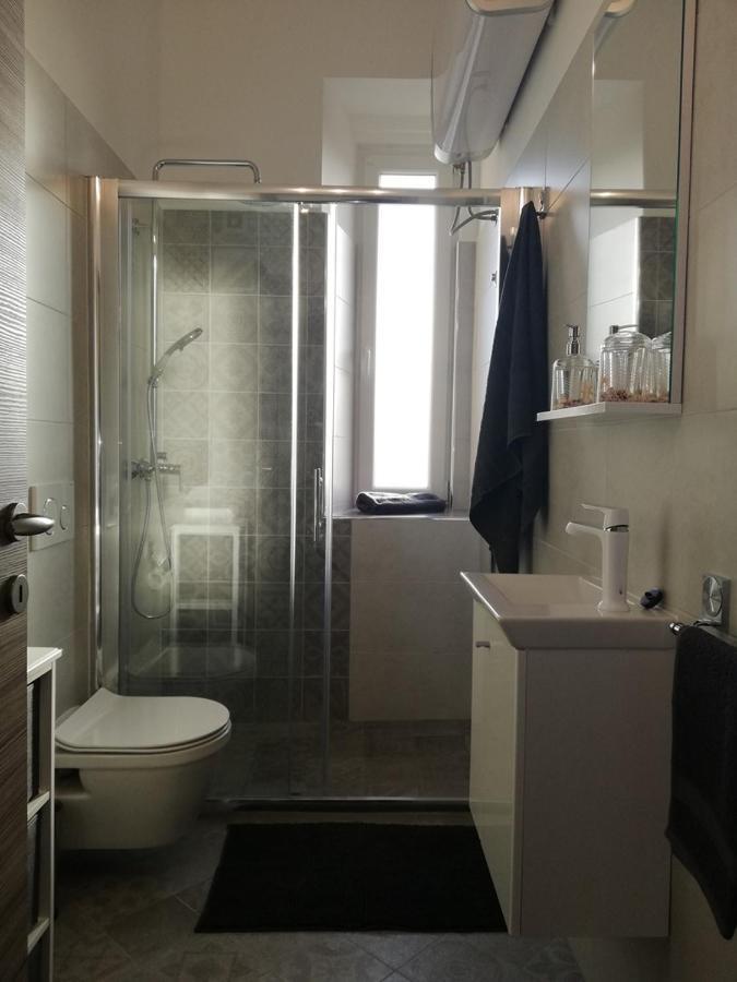 Apartment Stefania On The Beach Koromačno エクステリア 写真