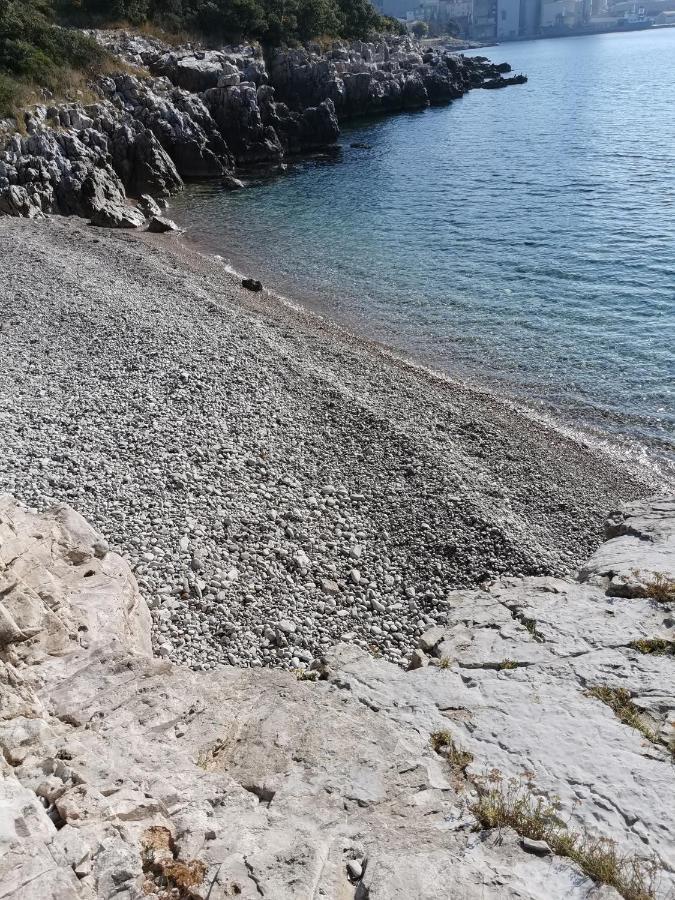 Apartment Stefania On The Beach Koromačno エクステリア 写真