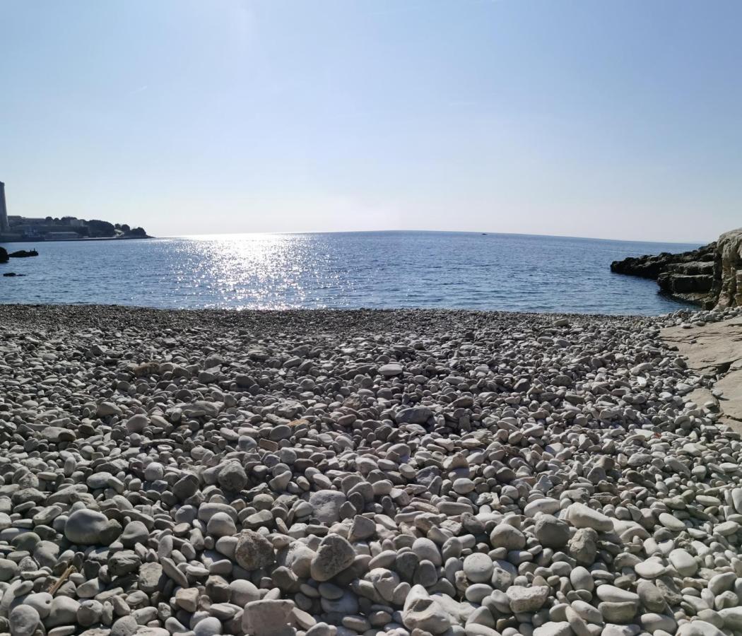 Apartment Stefania On The Beach Koromačno エクステリア 写真