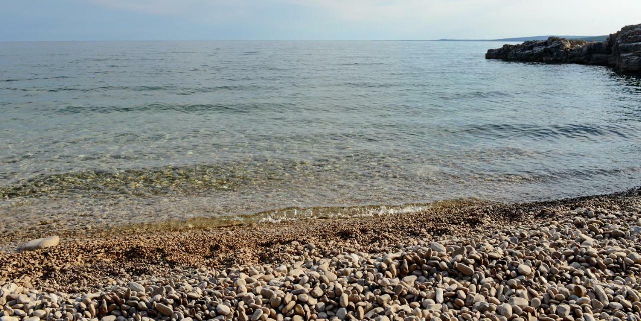 Apartment Stefania On The Beach Koromačno エクステリア 写真