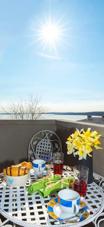 Apartment Stefania On The Beach Koromačno エクステリア 写真